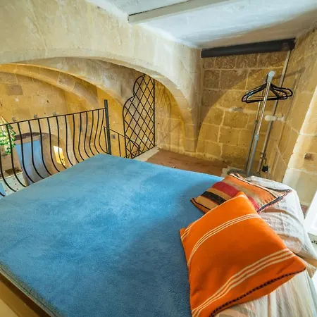 Pa- Pandora's Loft Apartment
