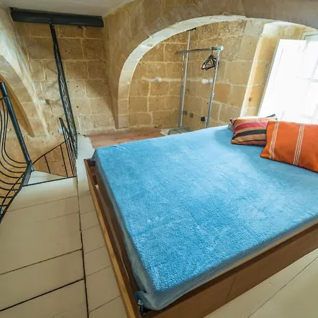 Pa- Pandora's Loft