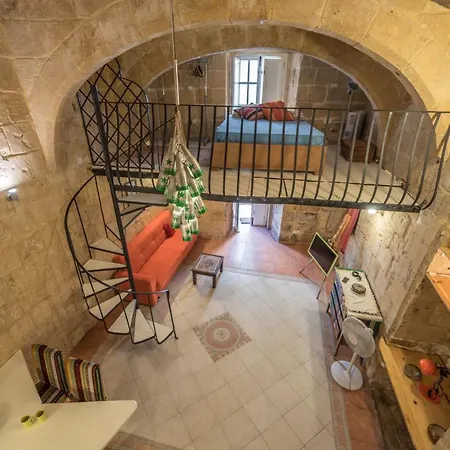 Pa- Pandora's Loft * Valletta